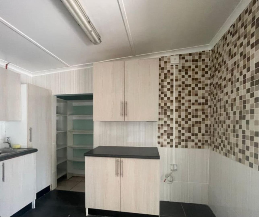 Commercial Property for Sale in Cove Ridge East Eastern Cape
